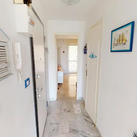 Agreable 2 Pieces Renove Avec Balcon, - Fr-1-196-302 公寓 *