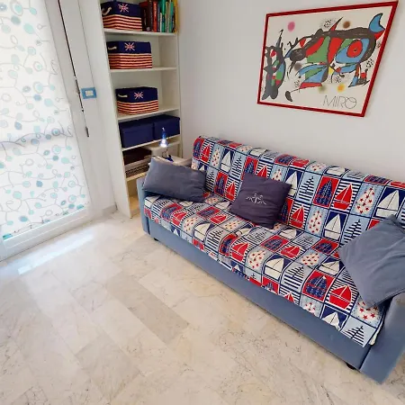 Agreable 2 Pieces Renove Avec Balcon, - Fr-1-196-302 公寓 芒通