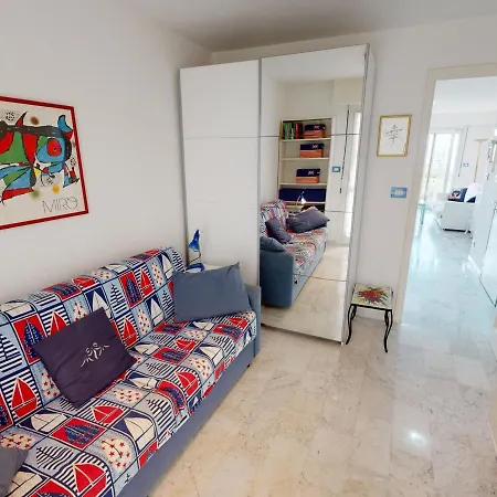 Apartamento 2 Pièces Rénové Avec Balcon Exposé Sud - Fr-1-196-302 *